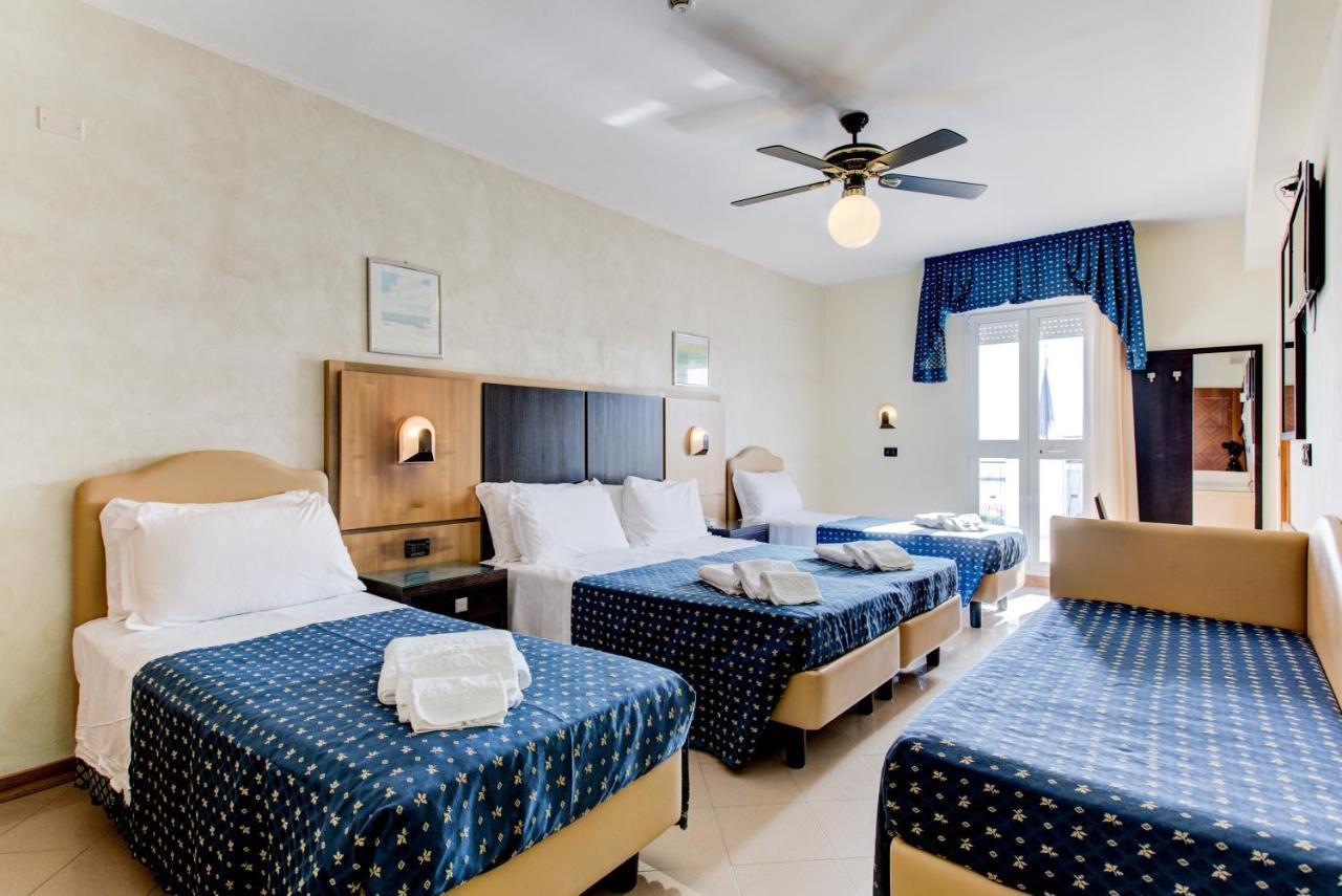 Hotel Verona Cesenatico Esterno foto