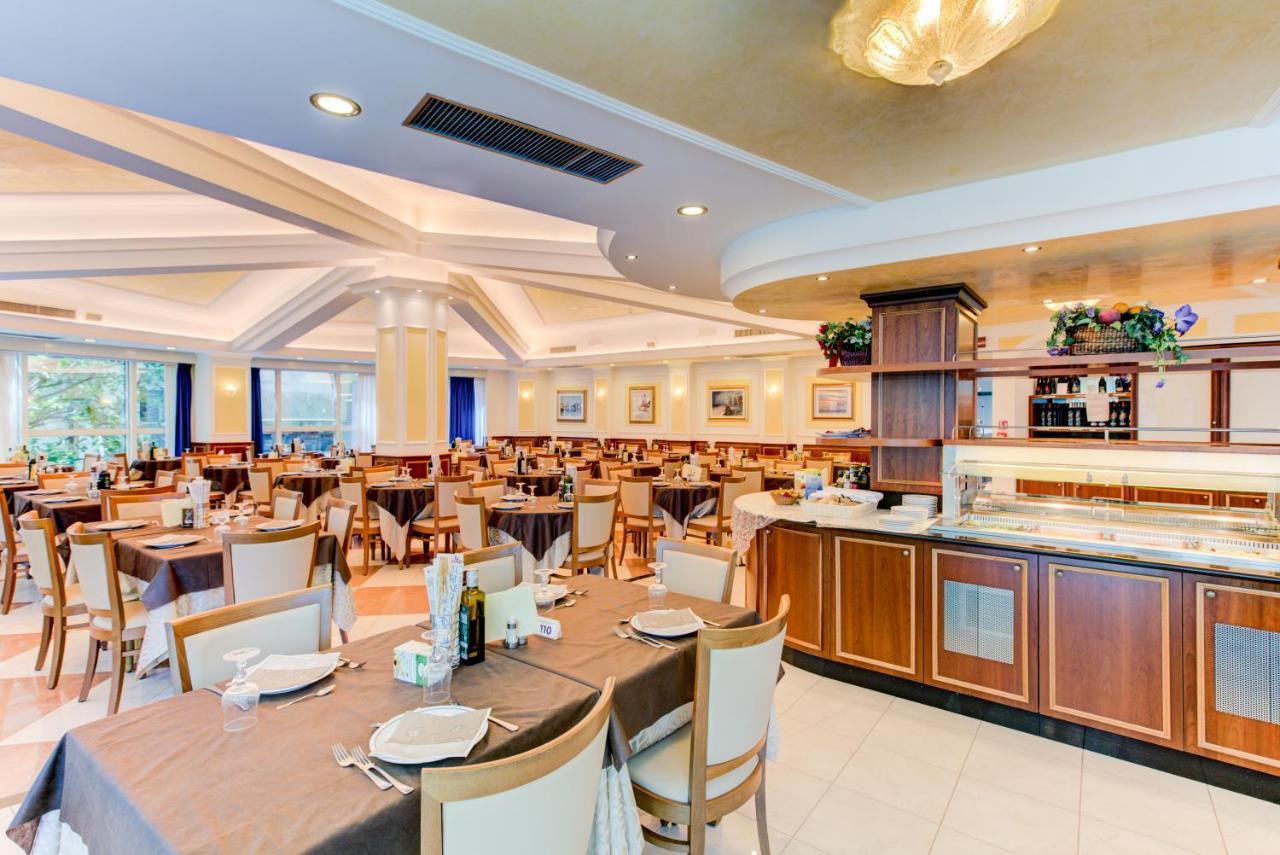 Hotel Verona Cesenatico Esterno foto