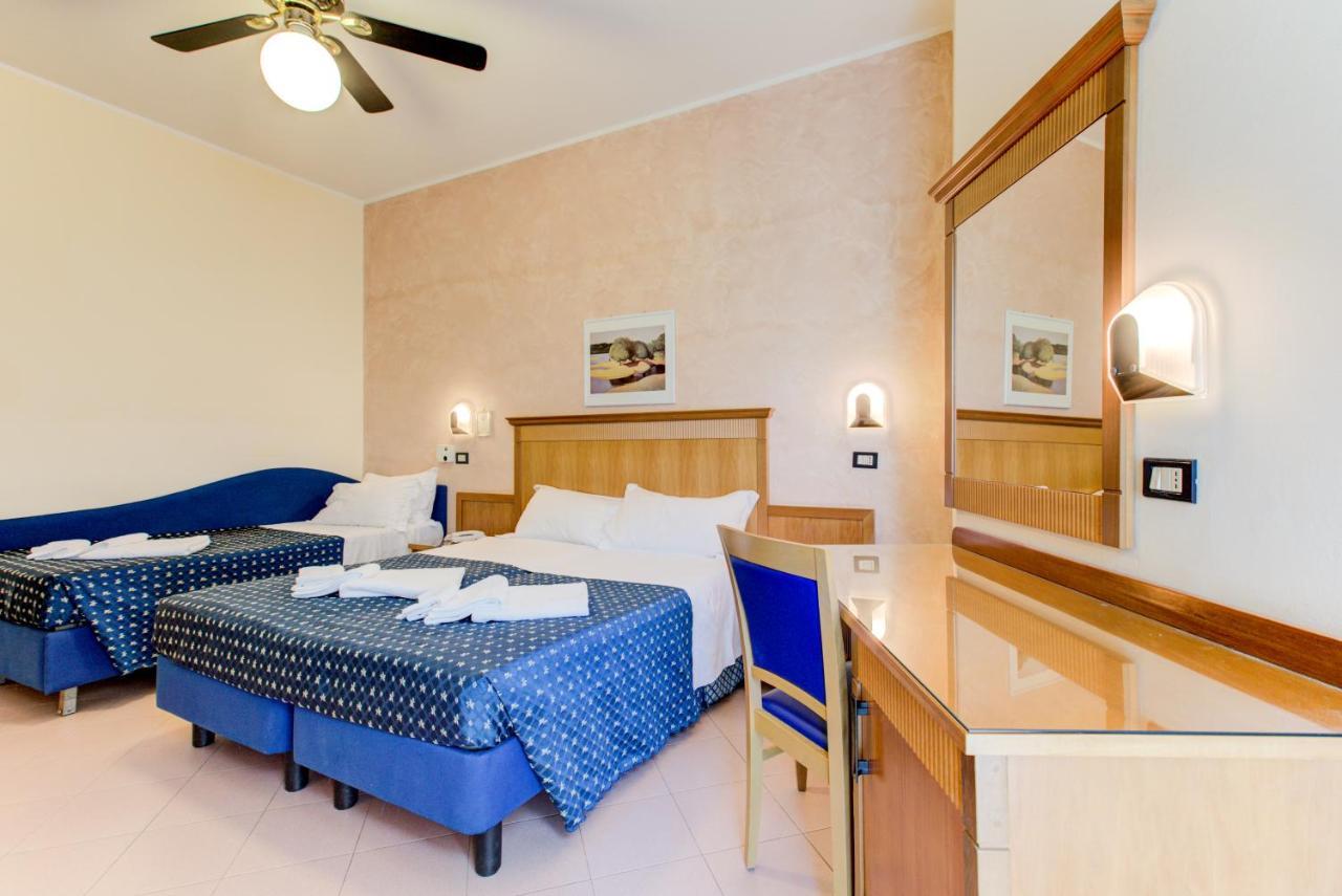 Hotel Verona Cesenatico Esterno foto