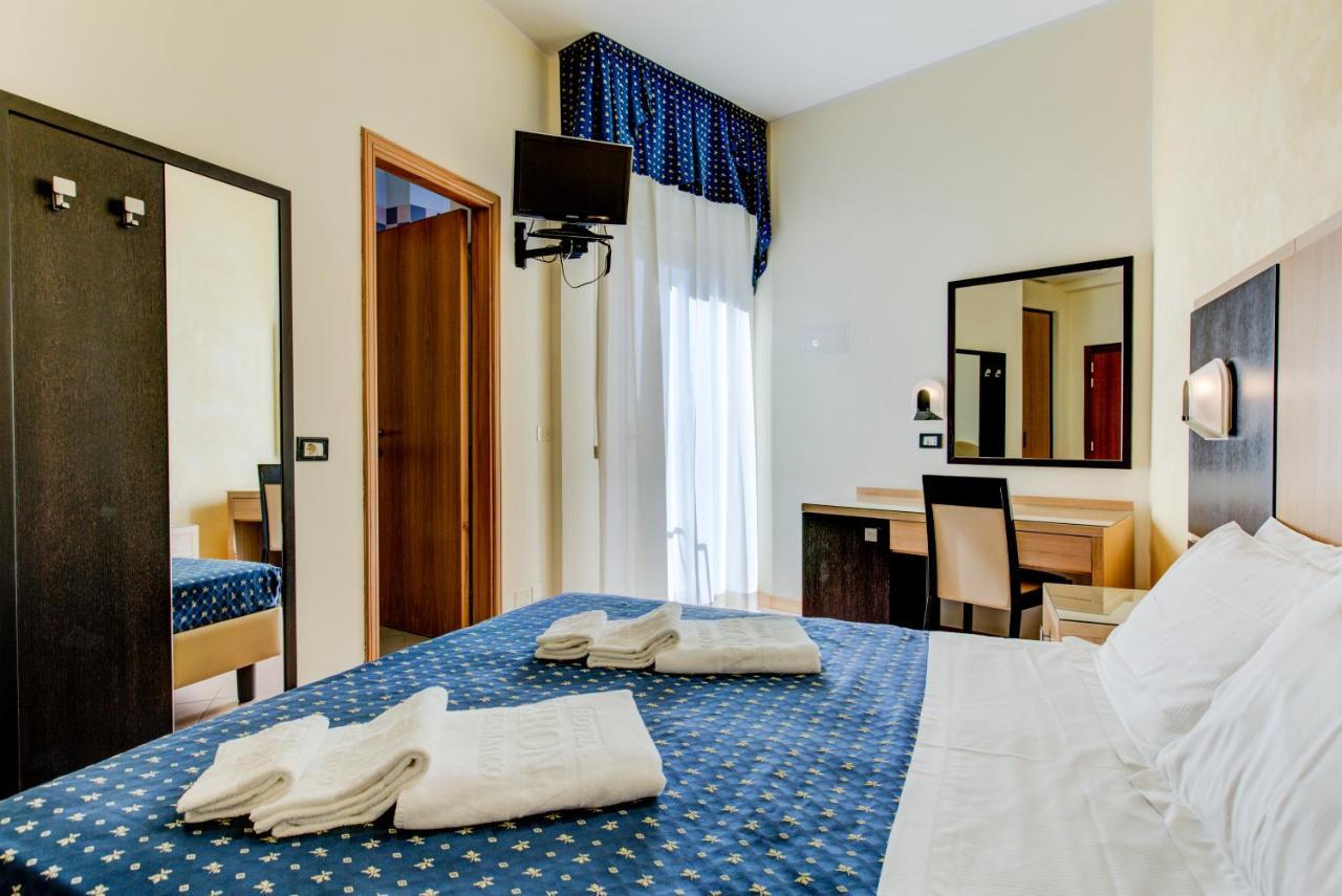 Hotel Verona Cesenatico Esterno foto
