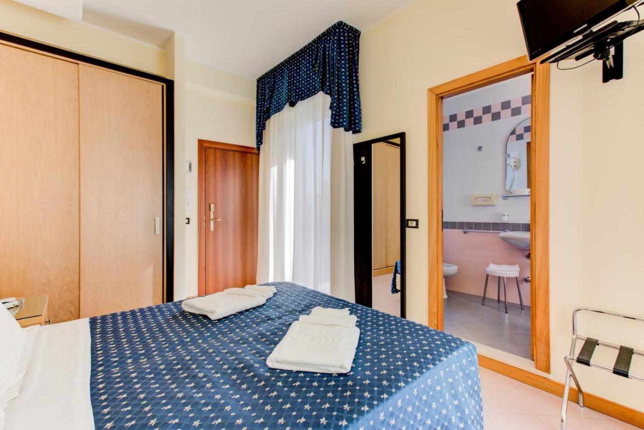 Hotel Verona Cesenatico Esterno foto
