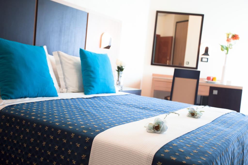 Hotel Verona Cesenatico Camera foto