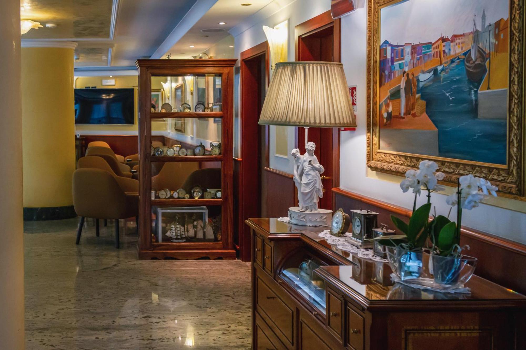 Hotel Verona Cesenatico Esterno foto